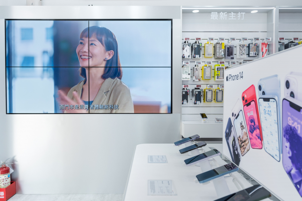 88BIFA雙軸轉型策略以Go Vertical深化垂直市場應用，以高品質顯示器取代傳統海報，打造無紙化新零售場域，提供消費者優質的數位服務體驗
